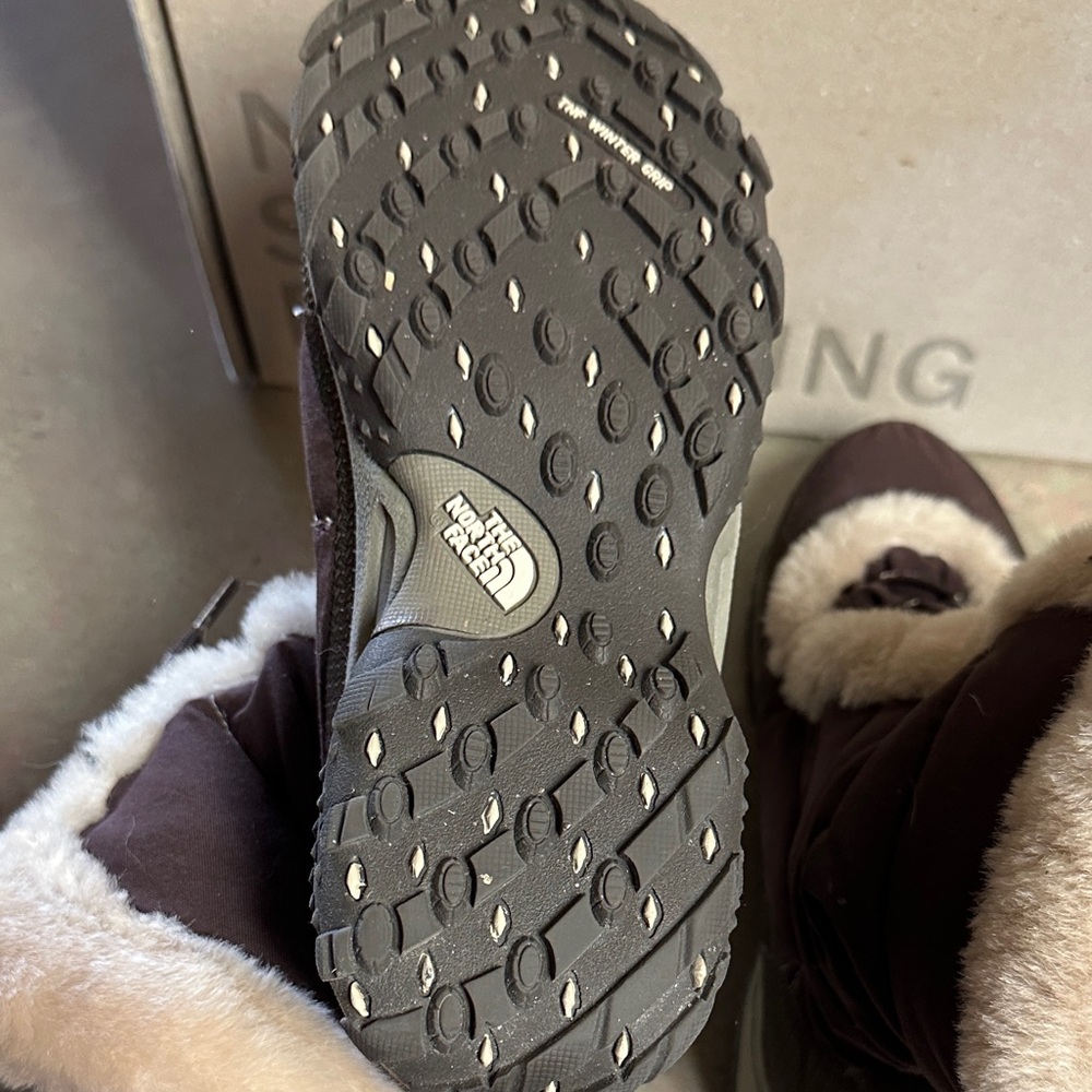 The North Face Nuptse Fur Winter Boots Women 7.5 w/Box - Picture 7 of 11
